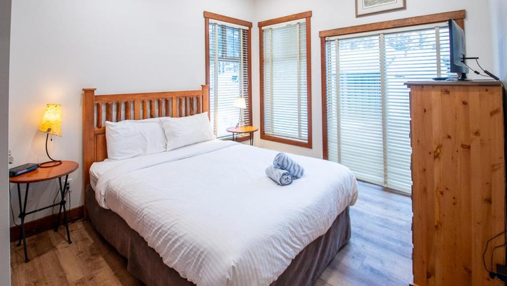 Snow Creek Lodge By Fernie Lodging Co エクステリア 写真