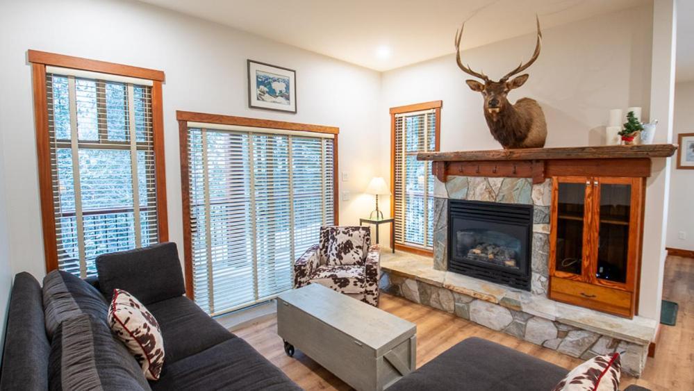 Snow Creek Lodge By Fernie Lodging Co エクステリア 写真