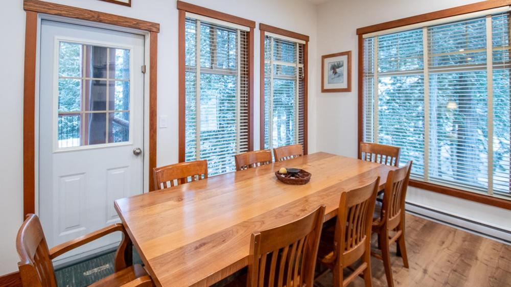 Snow Creek Lodge By Fernie Lodging Co エクステリア 写真